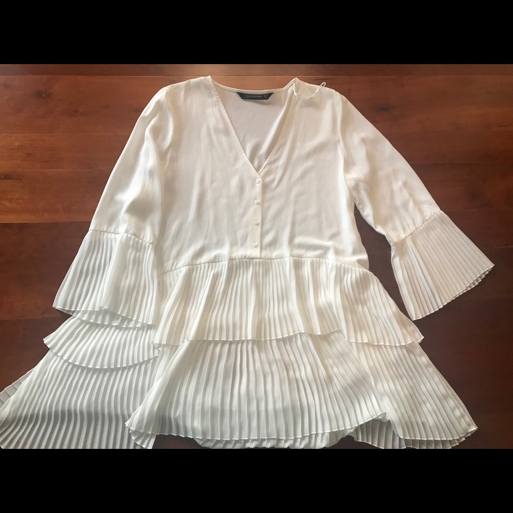 Zara white contrasting pleated blouse